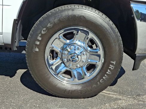Used 2024 RAM 3500 Tradesman w/ Chrome Appearance Group AWD/4WD image 8
