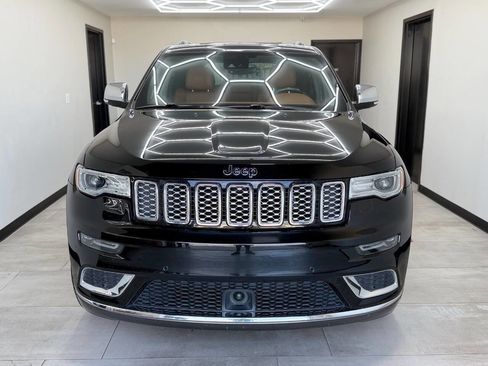 Used 2017 Jeep Grand Cherokee Summit image 2