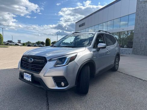 Used 2023 Subaru Forester Premium AWD/4WD image 4