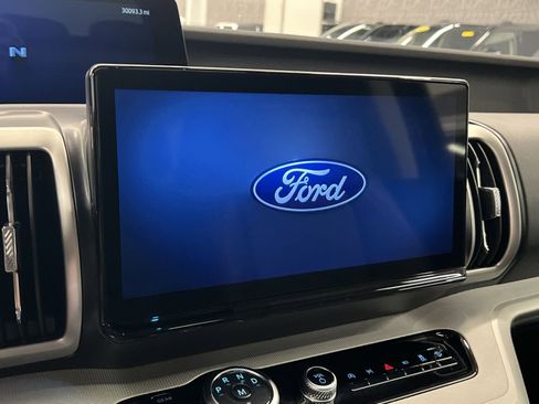 Used 2025 Ford Expedition Active image 16