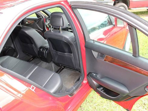 Used 2014 Mercedes-Benz C 300 4MATIC Sedan image 32