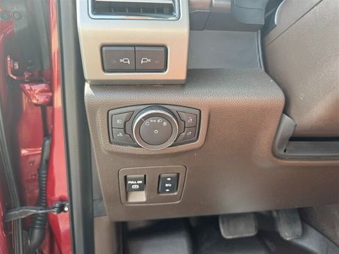 Used 2018 Ford F150 King Ranch w/ Equipment Group 601A Luxury AWD/4WD image 24