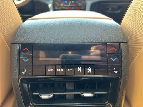 Used 2024 Jeep Grand Cherokee Summit image 16