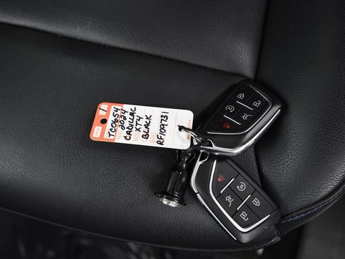 Certified 2024 Cadillac XT4 Sport w/ LPO, Floor Liner Package image 25