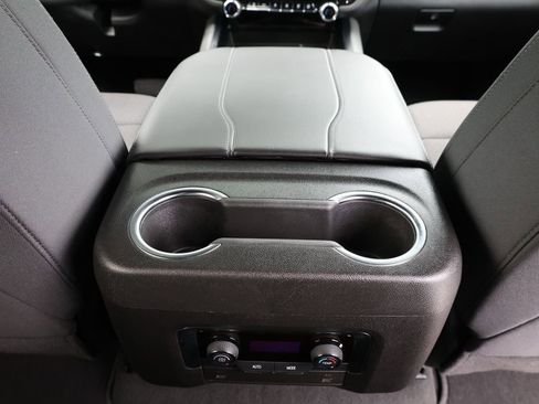 Used 2025 Chevrolet Suburban LS RWD image 25