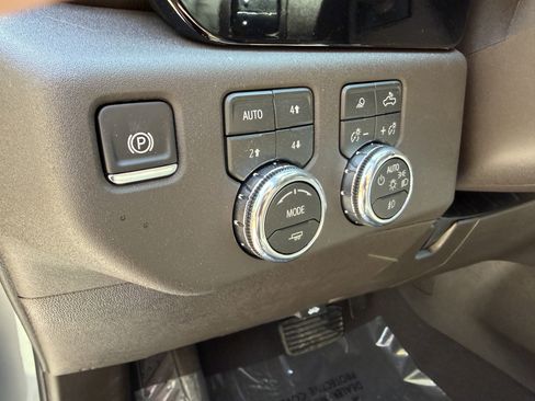 New 2026 GMC Sierra 2500 SLT AWD/4WD image 14