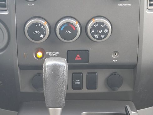 Used 2004 Nissan Titan SE image 14