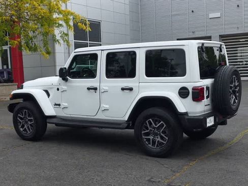 New 2026 Jeep Wrangler Unlimited Sahara AWD/4WD image 6