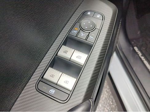 New 2026 Mitsubishi Outlander SE image 21