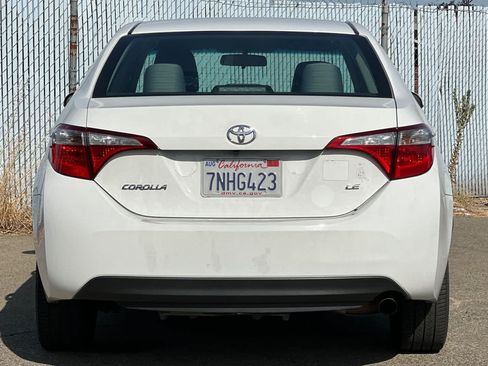 Used 2015 Toyota Corolla LE FWD image 4