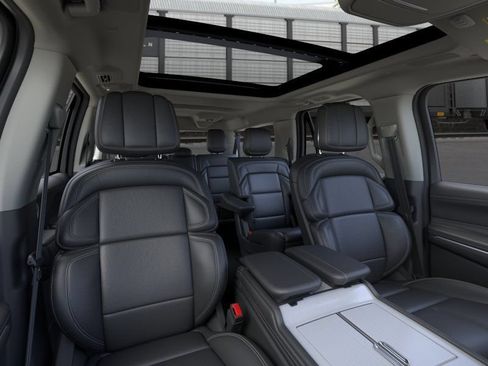 New 2026 Lincoln Navigator L Reserve AWD/4WD image 10