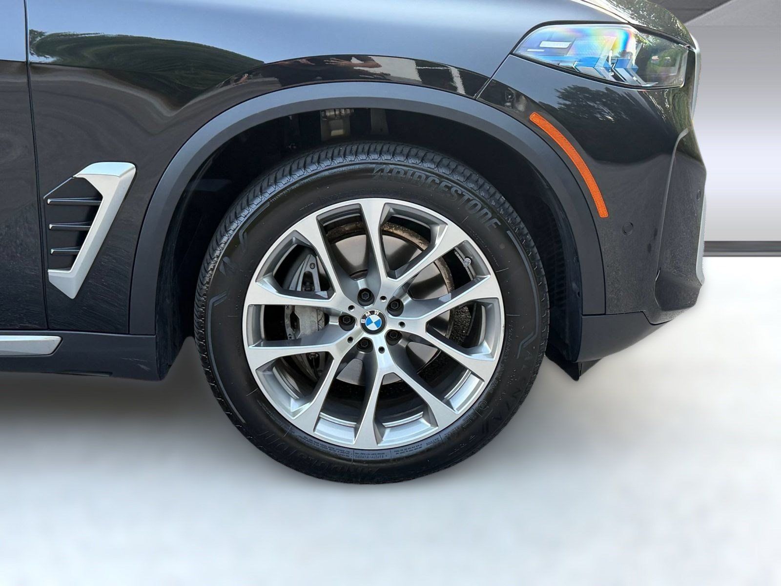 Certified 2024 BMW X5 xDrive40i w/ Premium Package AWD/4WD image 11
