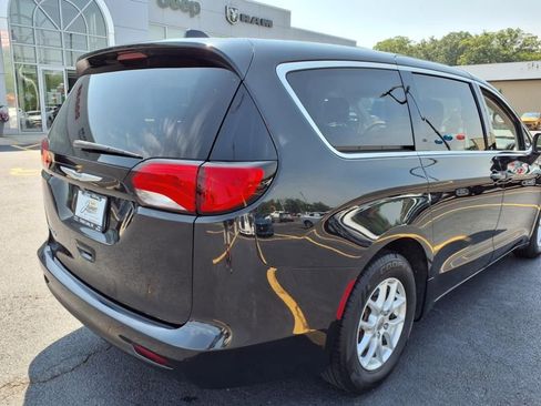 Used 2020 Chrysler Voyager LX image 6