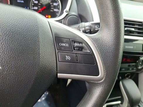 Used 2020 Mitsubishi Eclipse Cross LE image 21