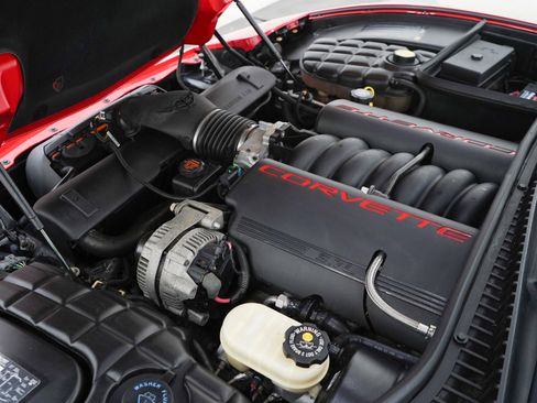 Used 2001 Chevrolet Corvette Convertible w/ Preferred Equipment Group1 image 28