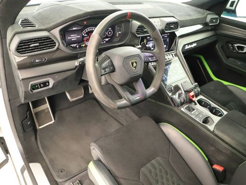 Used 2023 Lamborghini Urus Performante AWD/4WD image 16