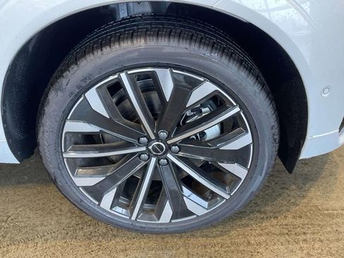New 2026 Volvo XC60 T8 Ultra w/ Protection Package Premier AWD/4WD image 12