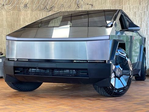 Used 2024 Tesla Cybertruck AWD Crew Cab image 2
