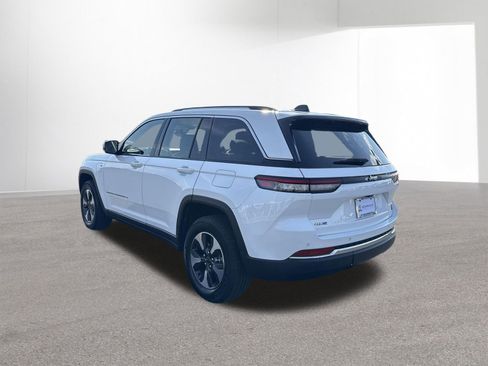 Used 2023 Jeep Grand Cherokee 4WD 4xe image 6