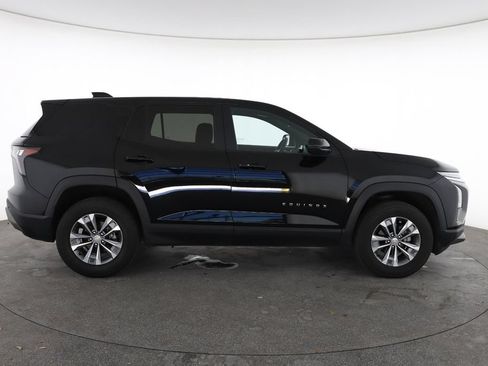 Used 2025 Chevrolet Equinox LT FWD image 14