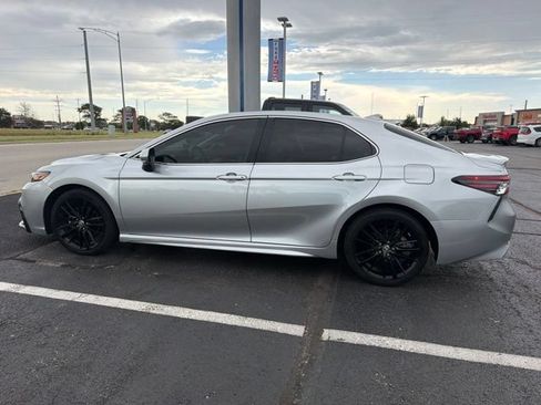 Used 2023 Toyota Camry XSE FWD image 8