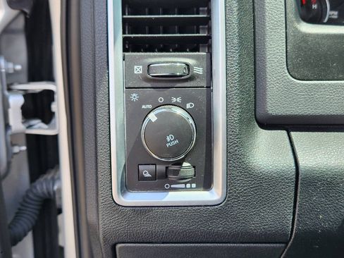 Used 2018 RAM 1500 SLT AWD/4WD image 21