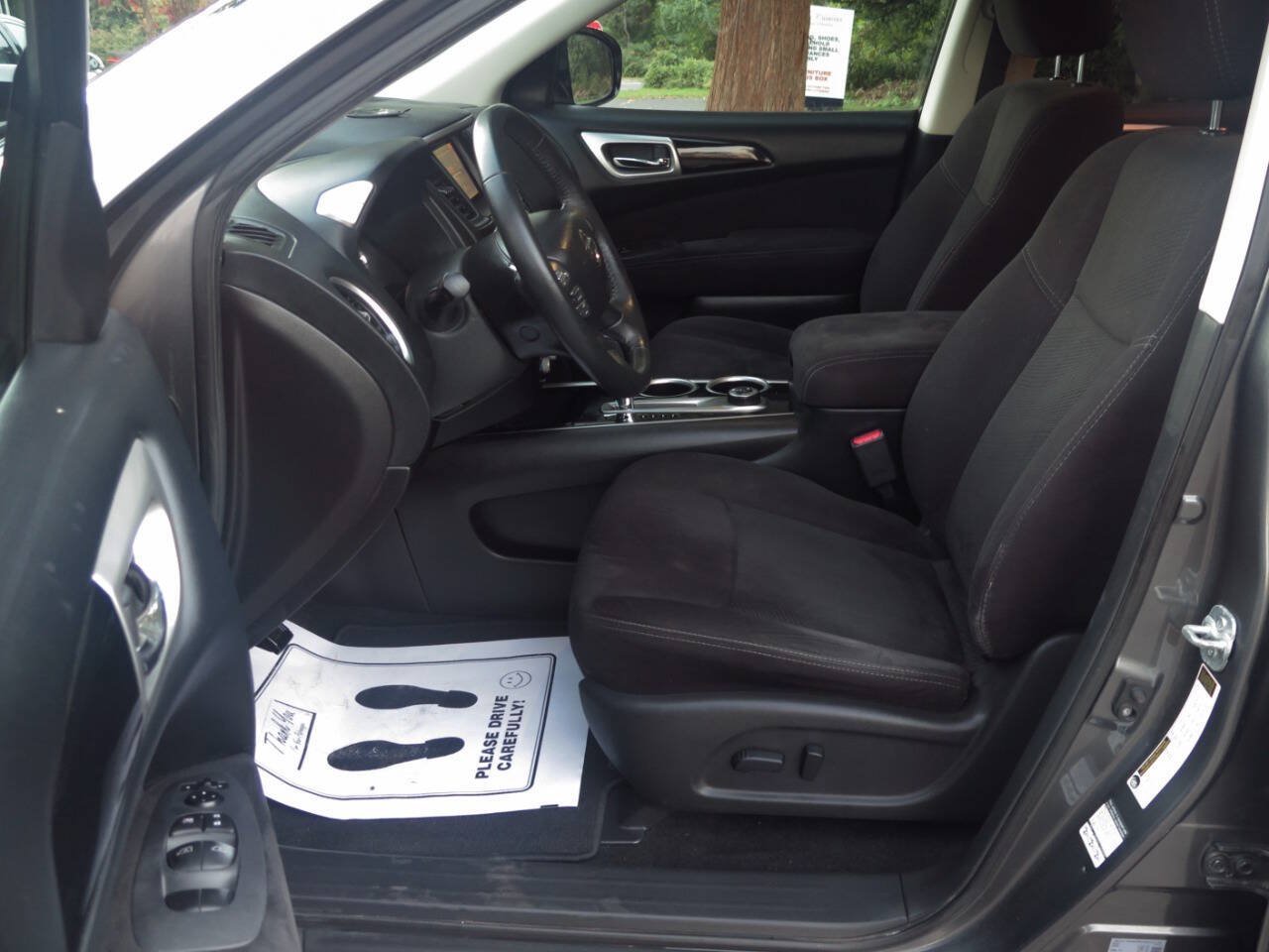 Used 2015 Nissan Pathfinder SV w/ Trailer Tow Package FWD image 12