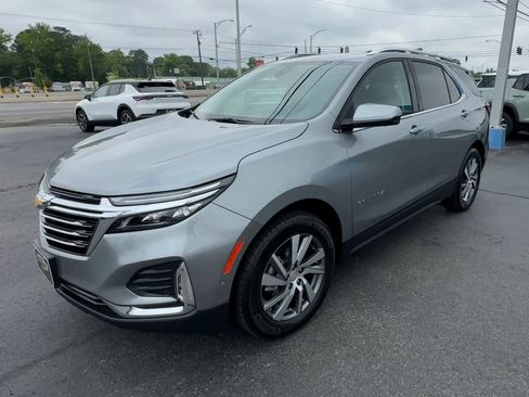 Used 2024 Chevrolet Equinox Premier AWD/4WD image 4