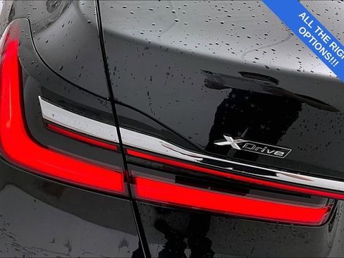 Used 2022 BMW 750i xDrive w/ Executive Package image 41