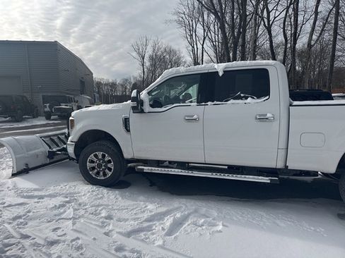 Used 2019 Ford F250 XLT w/ XLT Premium Package image 3
