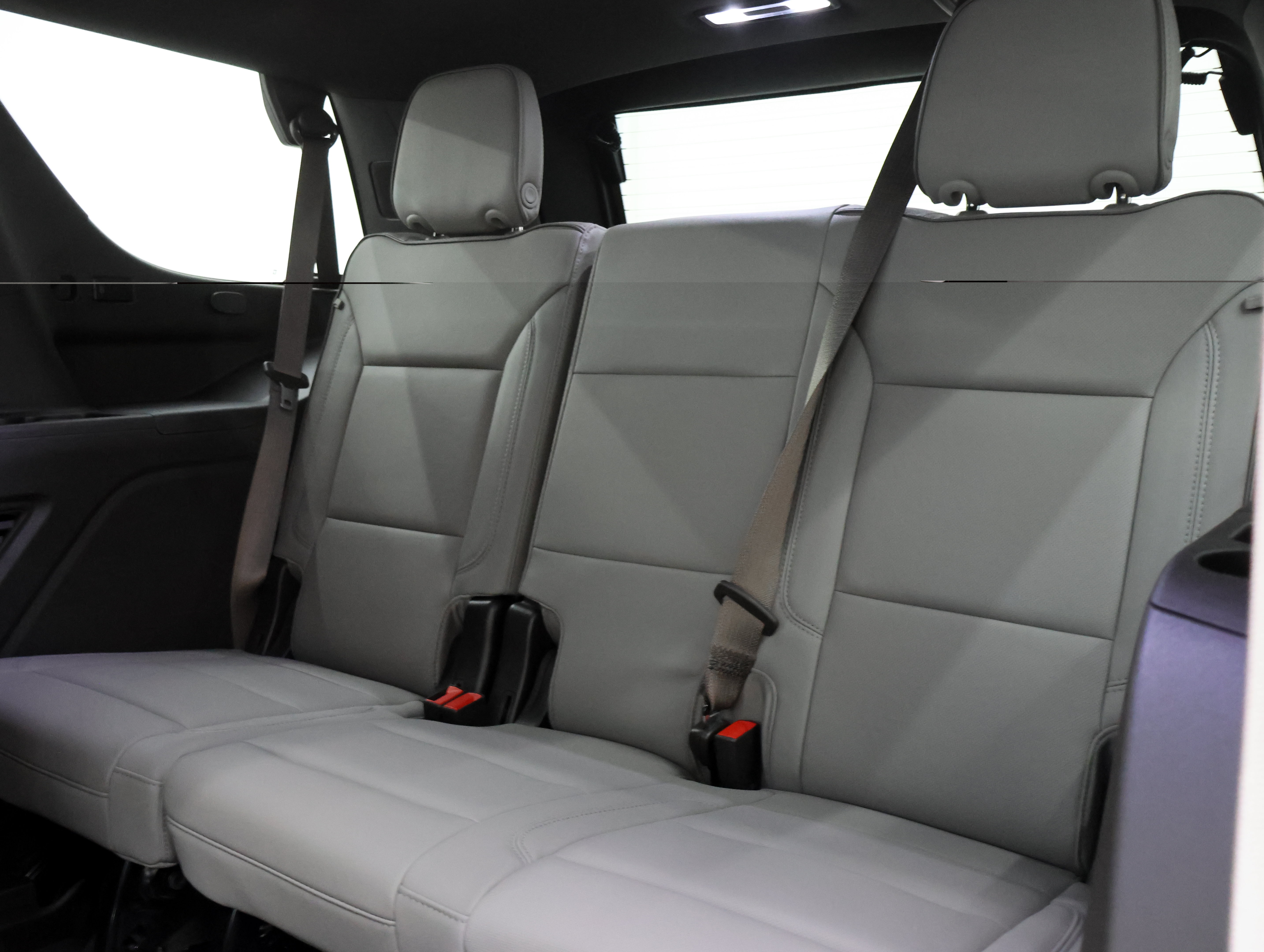 Used 2023 GMC Yukon SLT AWD/4WD image 10
