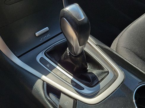 Used 2015 Ford Edge SEL AWD/4WD image 29