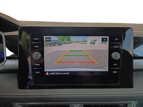 New 2025 Volkswagen Taos SE image 17