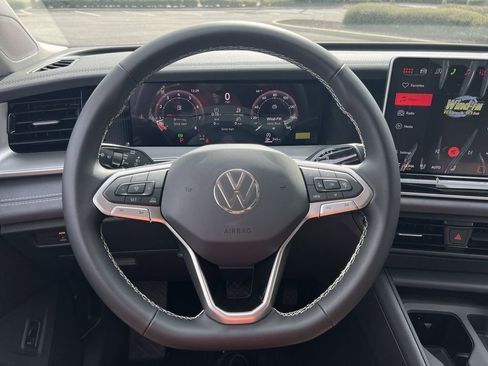 New 2026 Volkswagen Tiguan SE image 14