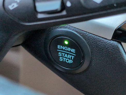 Certified 2020 Ford Escape SE image 28