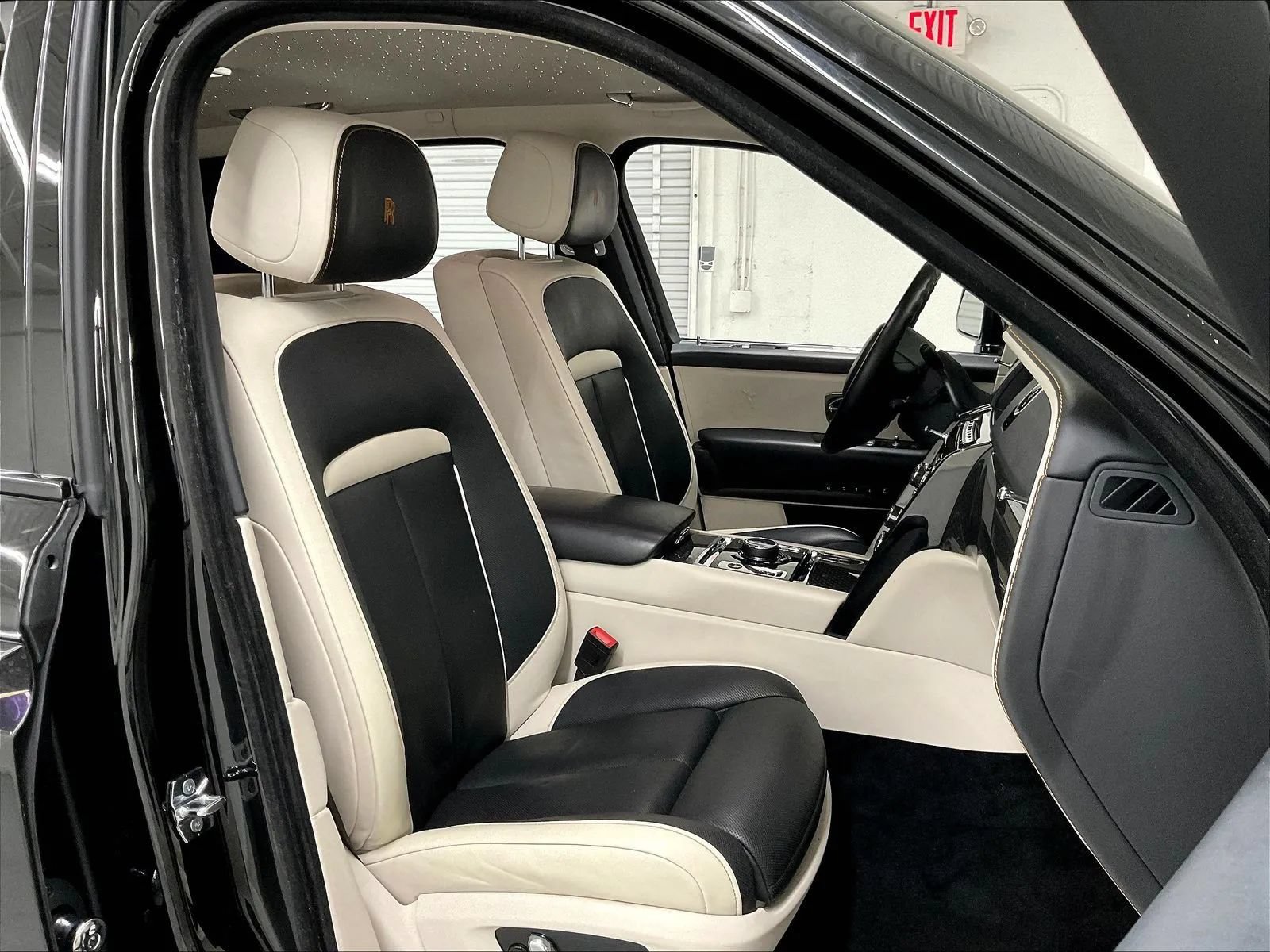 Used 2021 Rolls-Royce Cullinan Black Badge AWD/4WD image 11