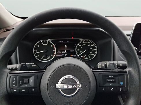 Used 2022 Nissan Rogue SV image 18