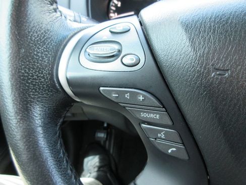 Used 2020 Nissan Pathfinder SV AWD/4WD image 24