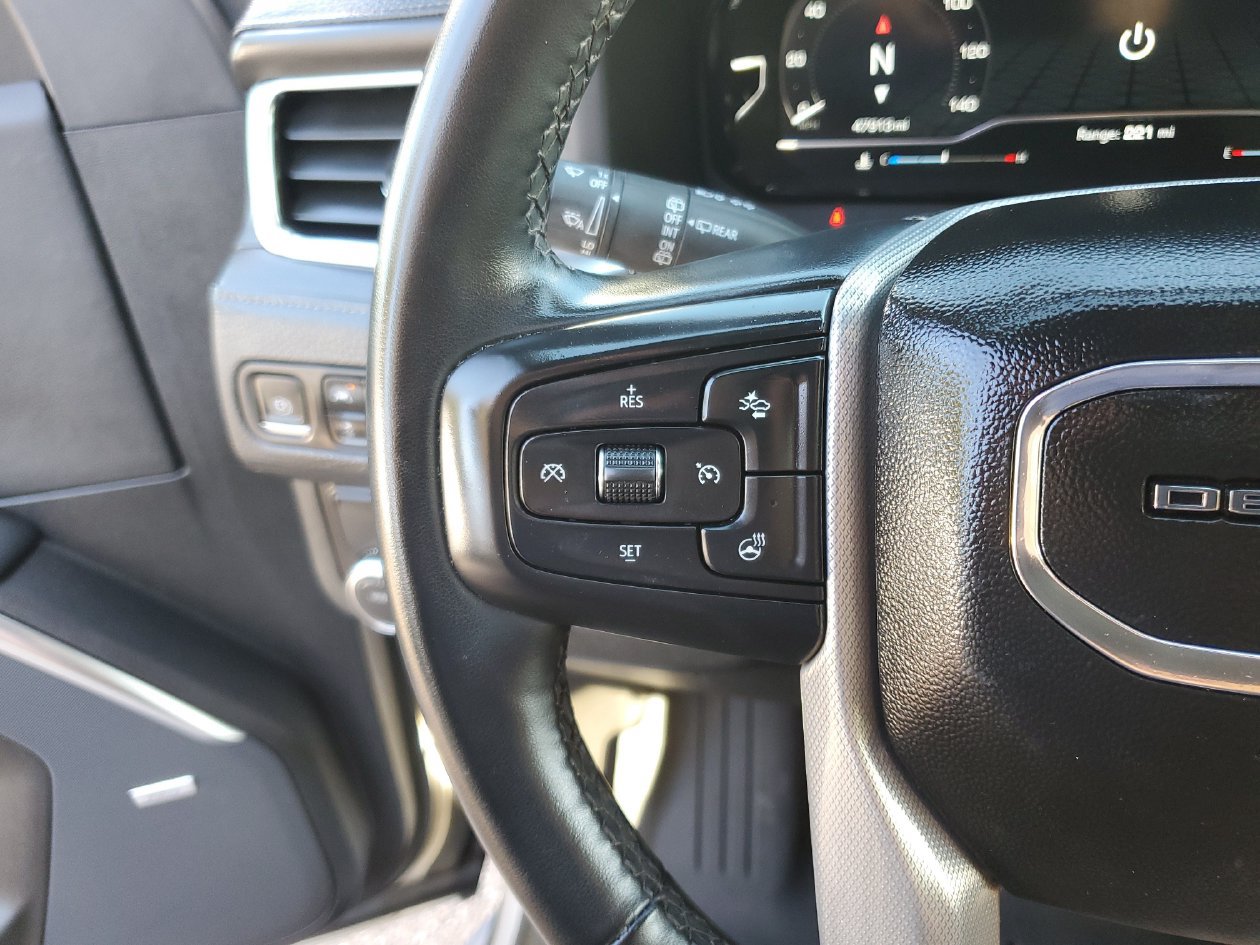 Used 2023 GMC Yukon Denali RWD image 28