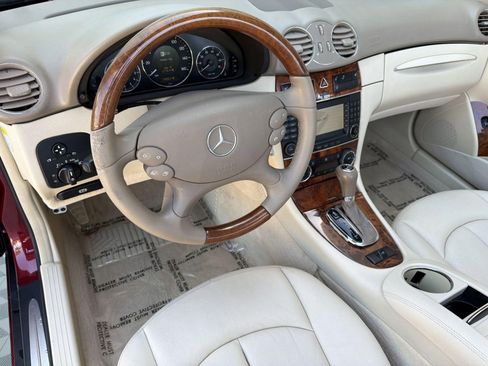 Used 2008 Mercedes-Benz CLK 350 Cabriolet image 4