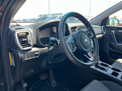 Used 2019 Kia Sportage LX AWD/4WD image 9