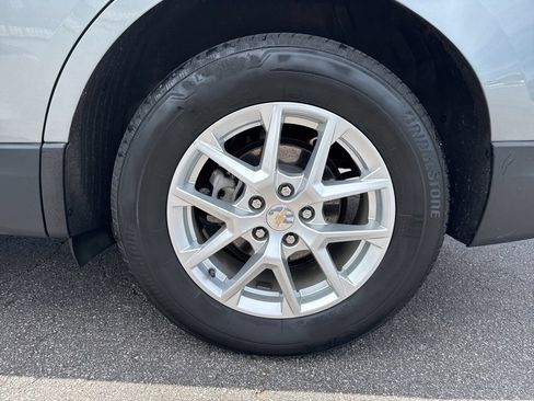 Used 2023 Chevrolet Equinox LS AWD/4WD image 44