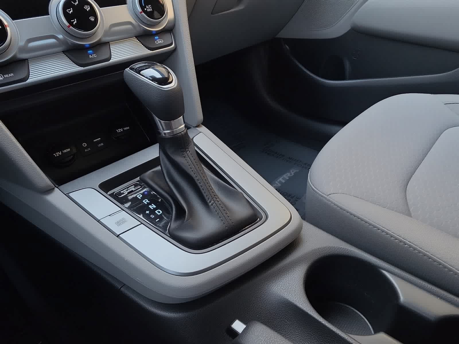 Used 2019 Hyundai Elantra SE FWD image 20
