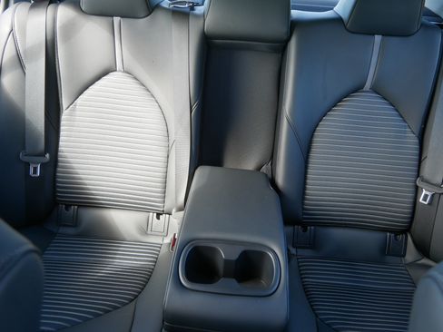 Used 2023 Toyota Camry SE FWD image 13