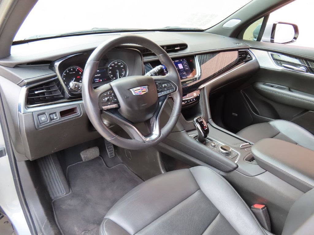 Used 2024 Cadillac XT6 Premium Luxury AWD/4WD image 24