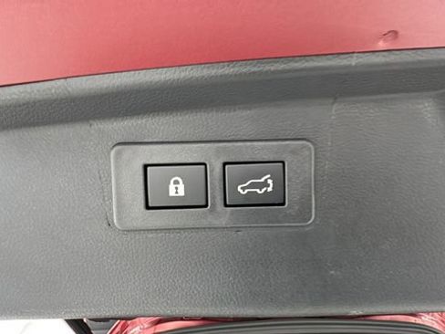 Certified 2025 Subaru Outback Premium image 19