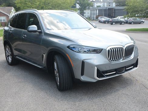 Used 2026 BMW X5 xDrive40i AWD/4WD image 7