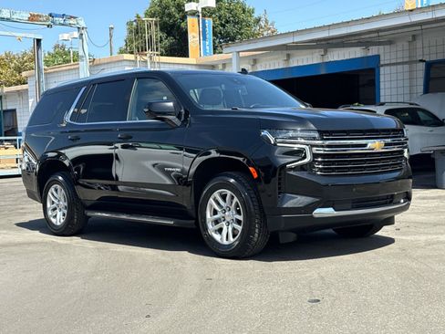 Used 2024 Chevrolet Tahoe LT RWD image 1