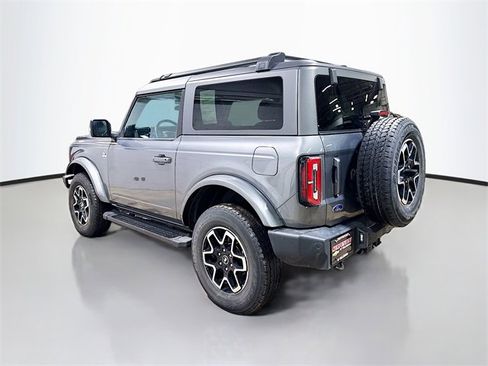Used 2023 Ford Bronco Outer Banks image 9