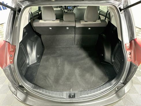 Used 2015 Toyota RAV4 LE FWD image 28